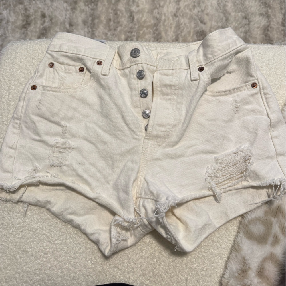 Levi 501 high wasted women’s shorts